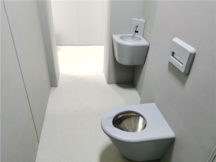談話室防撞蹲便器